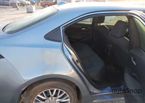 2020 Toyota Corolla Le z USA, uszkodzony, nr VIN 5YFEPRAE8LP012438